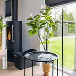 Renovated Retreat In Marielyst - By Traum בית נופש *
